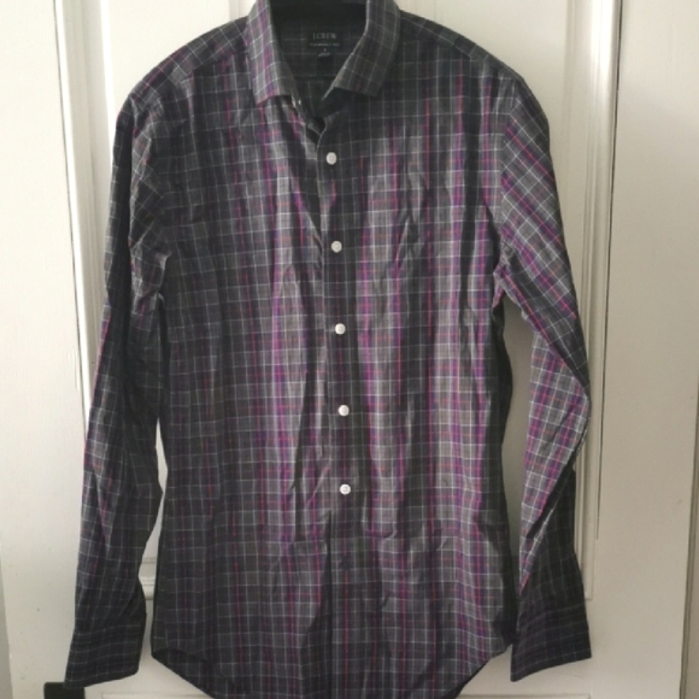 Mens JCrew plaid button down shirt.Wrinkle free Unisex. Slim fit. Size S